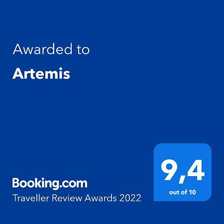Artemis Hotell Karpenísion Exteriör bild